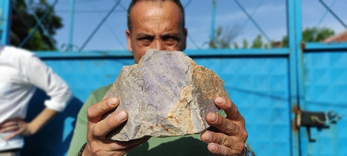 Bursa'da tarlasındaki taşlar, servet değerinde olduğunu anlayana kadar çalındı