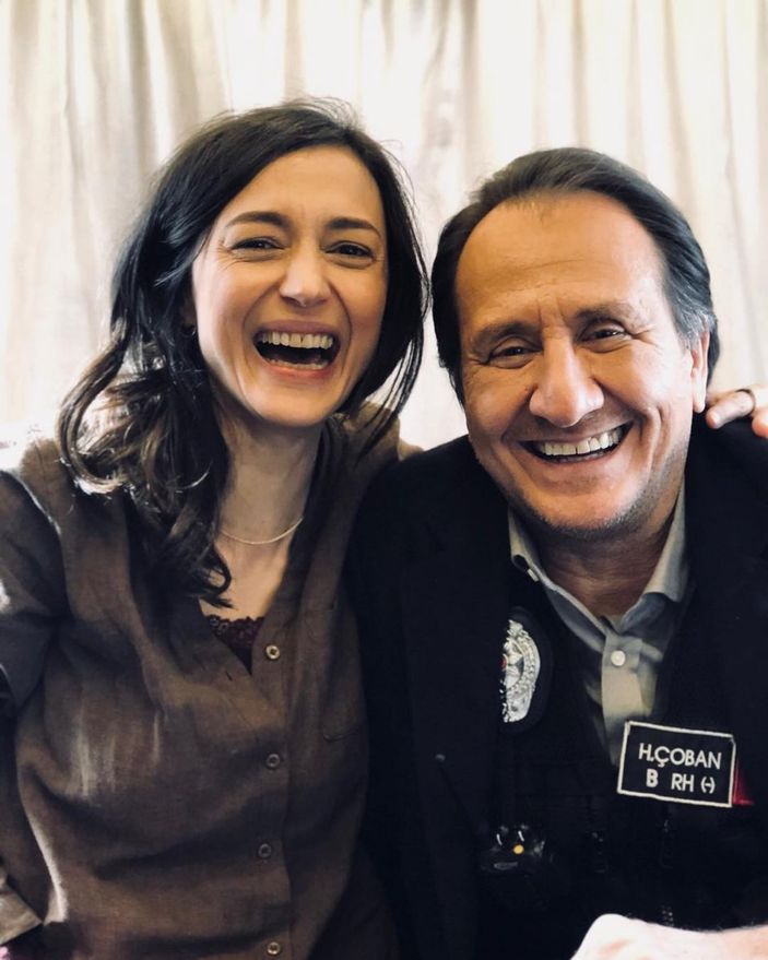 Arka Sokaklar'ın Aylin'i mini elbiseli pozuyla sosyal medyayı kasıp kavurdu! Bir bakan bir daha bakıyor...