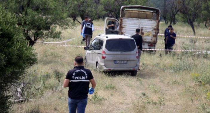 a Uşak'ta iki aile arasındaki kavgada oğul öldü, baba yaralandı