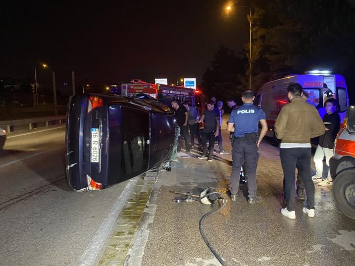 Bursa'da metro duvarına çarpan otomobil hurdaya döndü