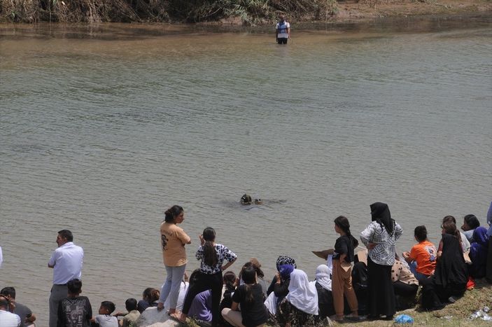 a Dicle Nehri'ne giren 2 çocuk yaşamını yitirdi