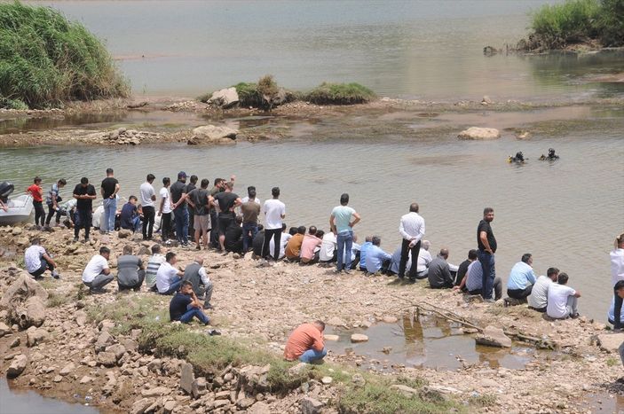a Dicle Nehri'ne giren 2 çocuk yaşamını yitirdi
