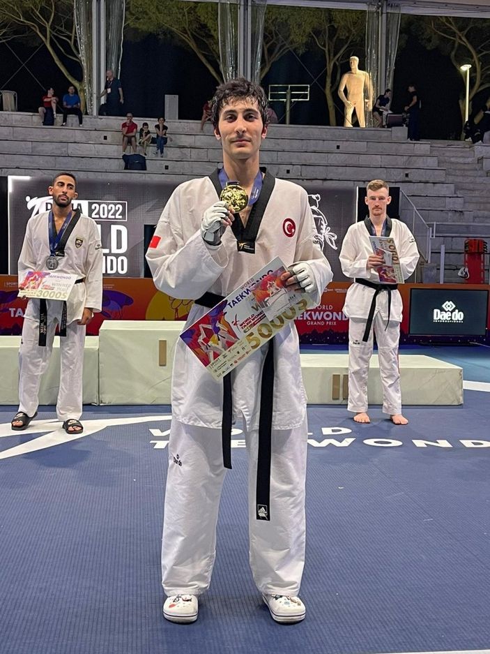 Hakan Reçber, Taekwondo Grand Prix’inde altın madalya kazandı