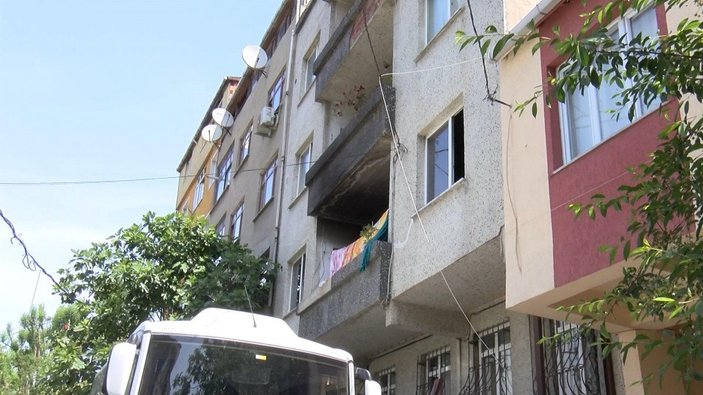 Sultangazi'de zamma sinirlenen kiracı evi kundakladı