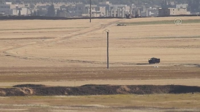 YPG/PKK, Tel Rıfat'ta rejim bayrağını dalgalandırıyor