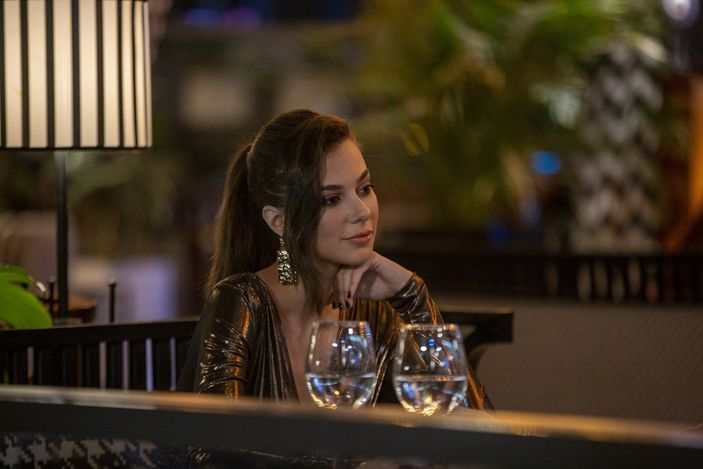 Defne Samyeli'nin kızı Deren Talu ekranlara dönüyor! Bakın hangi diziyle el sıkıştı