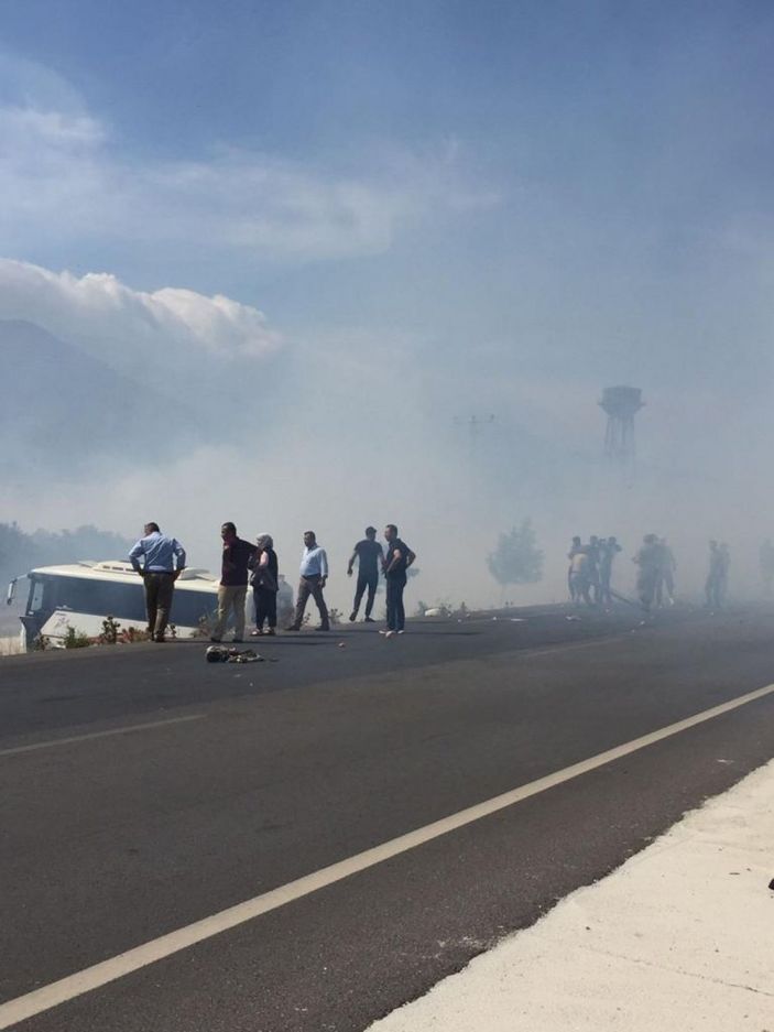 Hatay'da yakılan anız nedeniyle zincirleme kaza meydana geldi
