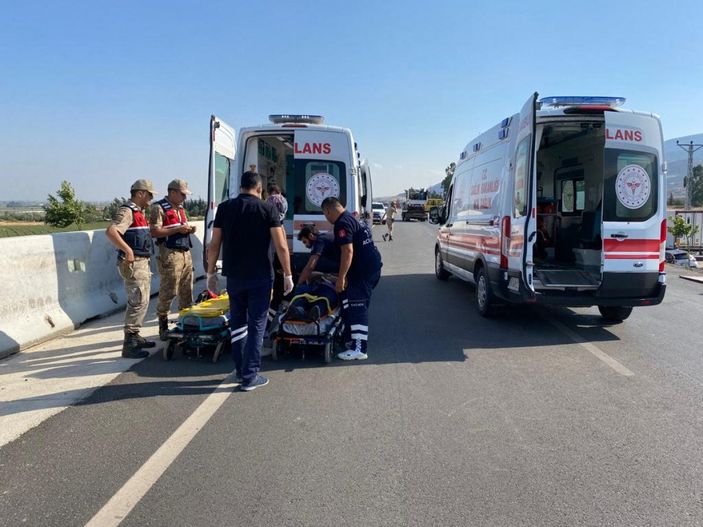 Hatay'da yakılan anız nedeniyle zincirleme kaza meydana geldi