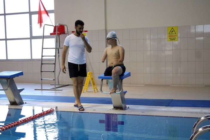 Engelli yüzücü Muhammet Enes, 6 stilde altın madalya kazandı