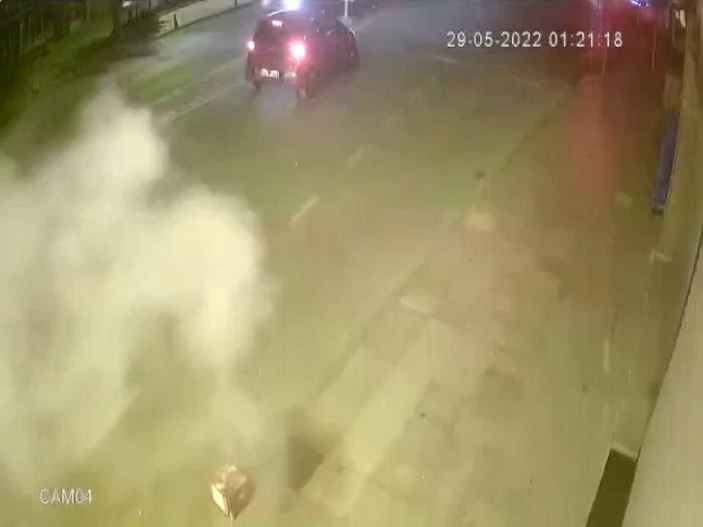 Silivri’de, kaldırımda havai fişek patlatan şahıslardan biri yakalandı