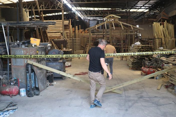 d Denizli'de iş yerinin çatısından düşen usta hayatını kaybetti