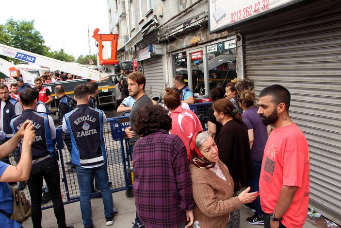 Beyoğlu'nda, ekipler ile vatandaşlar arasında kentsel dönüşüm gerginliği