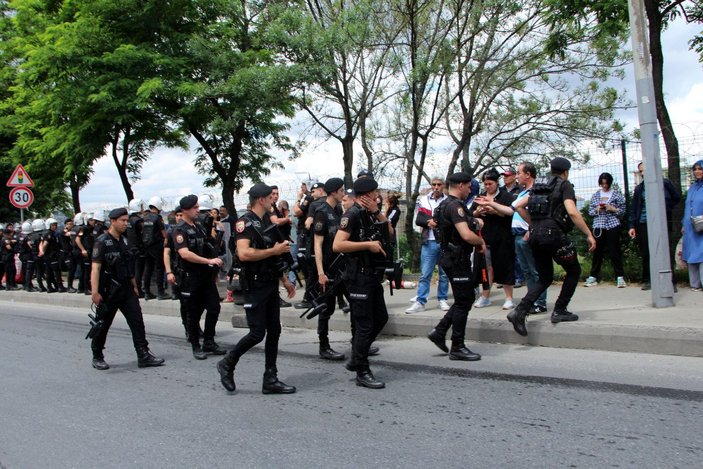 Beyoğlu'nda, ekipler ile vatandaşlar arasında kentsel dönüşüm gerginliği