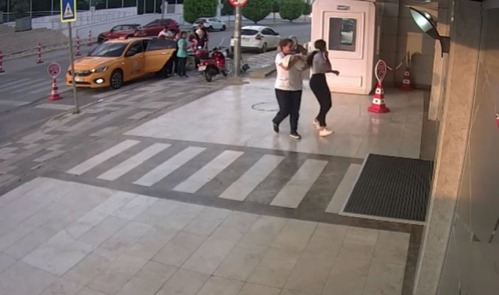 Antalya'daki hamile kadın doğumunu takside yaptı