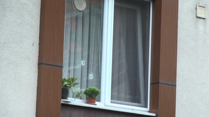 Sultangazi'de eşini silahla yaralayıp rehin alan şahıs yakalandı