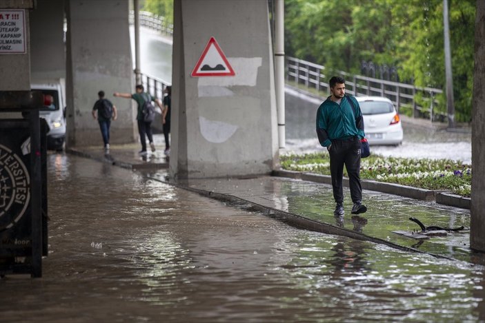 Ankara Valiliği saat vererek uyardı: Kuvvetli yağışlara dikkat