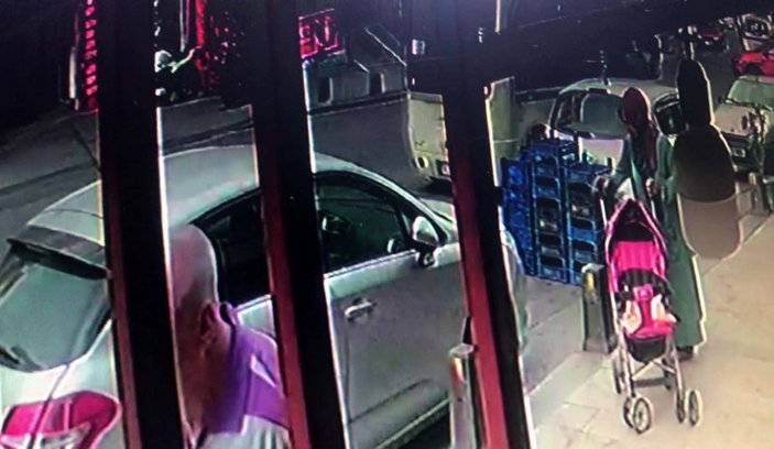 Gaziosmanpaşa'da bebek arabası çalan hırsız kamerada