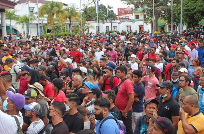 Meksika'daki göçmenlerden ABD'ye doğru yürüyüş