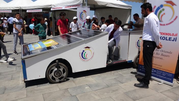 i Vanlı öğrenciler, güneş enerjisiyle çalışan araç yaptı