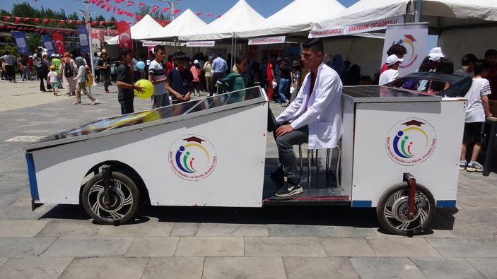 i Vanlı öğrenciler, güneş enerjisiyle çalışan araç yaptı