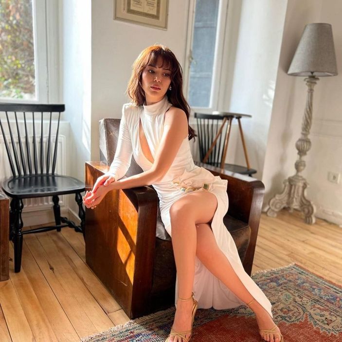 Kuruluş Osman'ın Lena'sı yataktan aynaya poz verdi, sosyal medya yıkıldı! 'Daha ne yapacaksın'