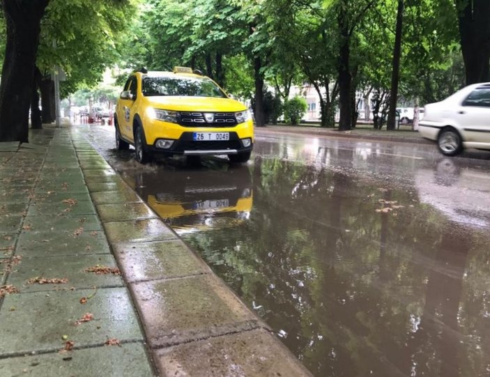 Eskişehir'de sağanak yağış