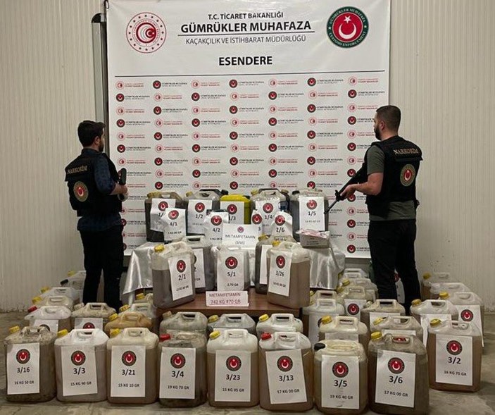 İstanbul'da ve Hakkari'de çok sayıda uyuşturucu madde yakalandı