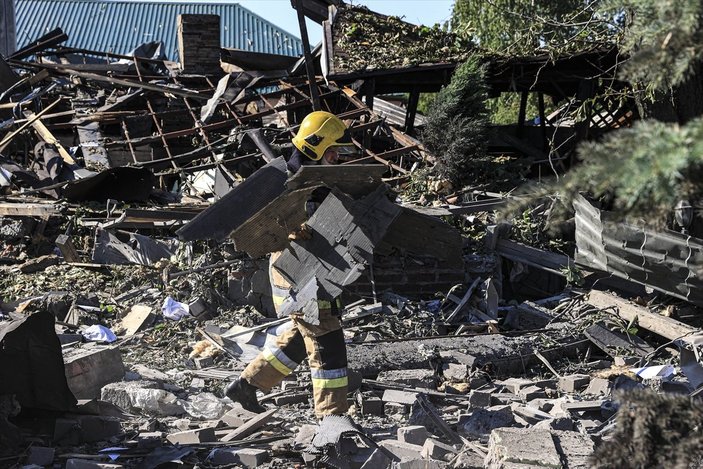 Ukrayna'da savaşın getirdiği yıkım objektiflere yansıdı