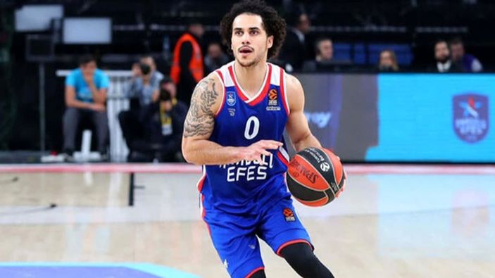 Anadolu Efes, Shane Larkin'le sözleşme uzattı
