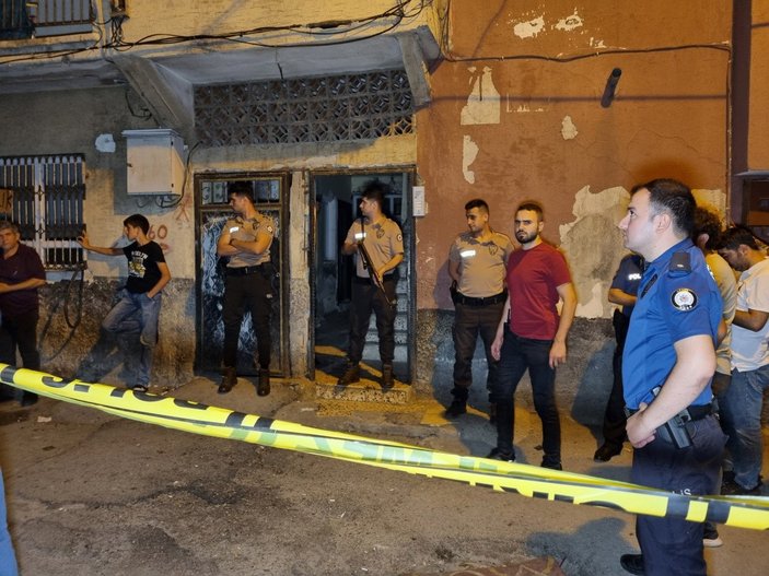 Adana'da birlikte yaşayan çifte saldırı: 1 ölü