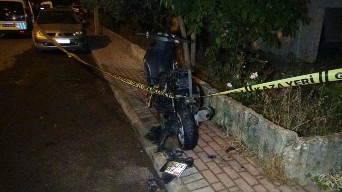 Antalya'da babasının motosikletini ateşe verdi