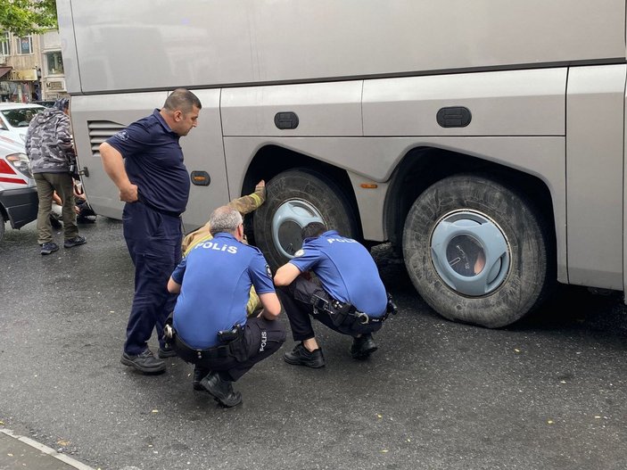 İstanbul'da otobüsün motor kısmından kaçak yolcu çıktı