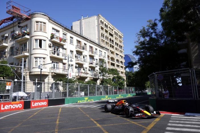 r Azerbaycan GP'sinde kazanan Max Verstappen