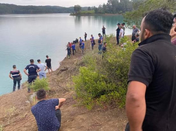 Adana’da 19 yaşındaki genç, gölde boğuldu