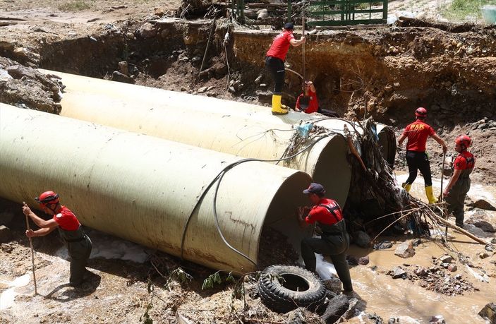 a Ankara'da etkili olan yağıştan geriye kalanlar