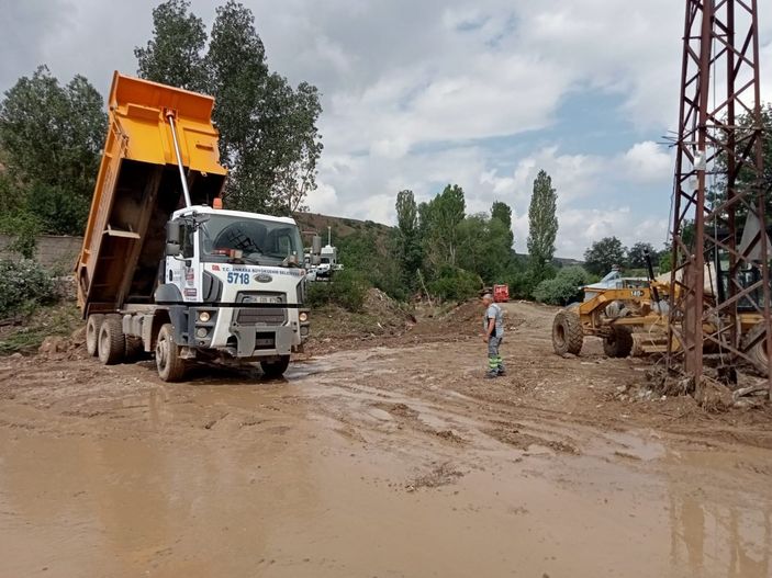 a Ankara'da etkili olan yağıştan geriye kalanlar