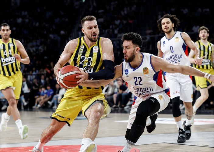 a Anadolu Efes'i 3-1 yenen Fenerbahçe, Basketbol Süper Ligi şampiyonu