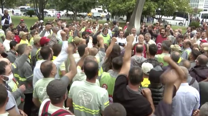 İBB'de işten çıkartılan işçilerden Saraçhane'de protesto