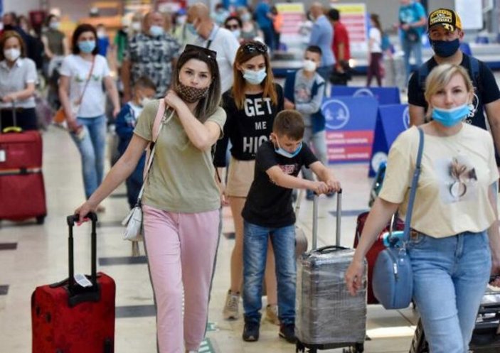 Hava yoluyla Antalya'ya gelen turist sayısı 3 milyonu geçti