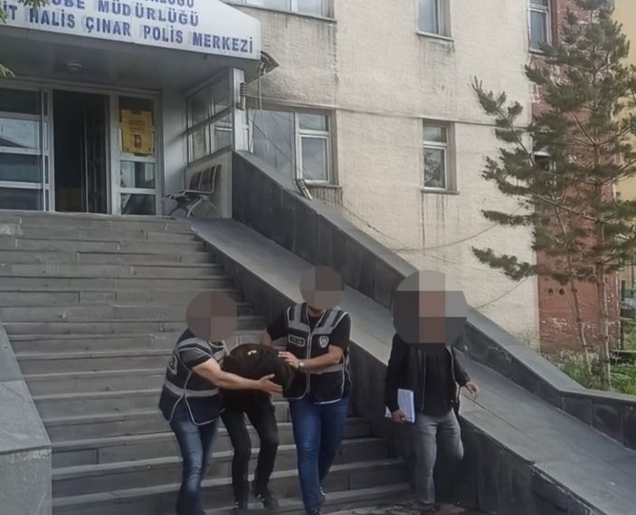 i Ağrı'da duvarı delip 900 bin TL'lik altın çaldılar