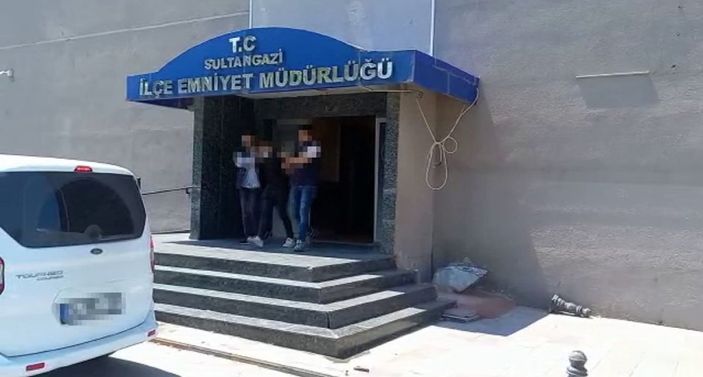 i İstanbul'da trafiği durdururak şınav çeken şahıs yakalandı