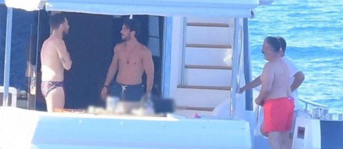 Uraz Kaygılaroğlu slip mayosunu giydi, gören hayrete düştü! 'Fedon musun be abi'