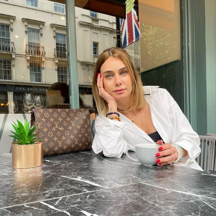 Kurtlar Vadisi'nin Savcı Leyla'sı fiziği ve deniz gözleriyle mest etti! 'Savcım çok fenasın'