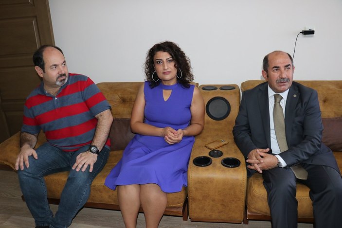 Malatya'da evlatlık aldığı kızı öz çocuklarından ayırmıyor