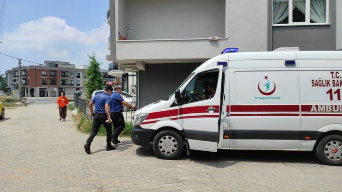 Sakarya'daki madde bağımlısı, polisin parmağını ısırdı
