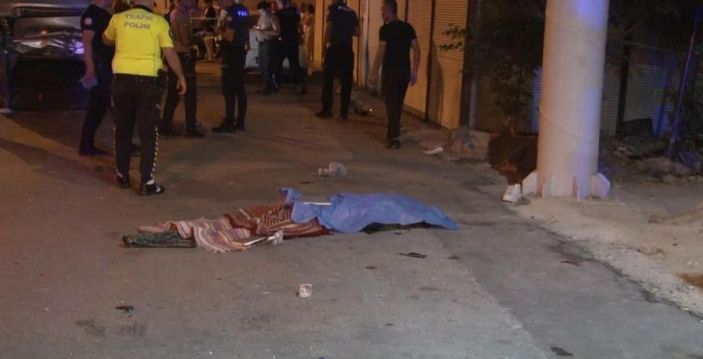 Antalya’da otomobil motosiklete çarptı: 1 ölü 2 yaralı
