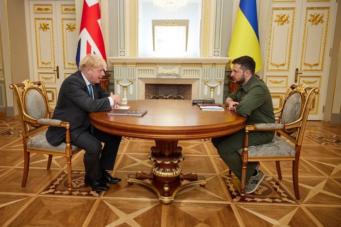 Boris Johnson: Ukrayna ordusundaki 10 bin askeri 120 günde eğitebiliriz