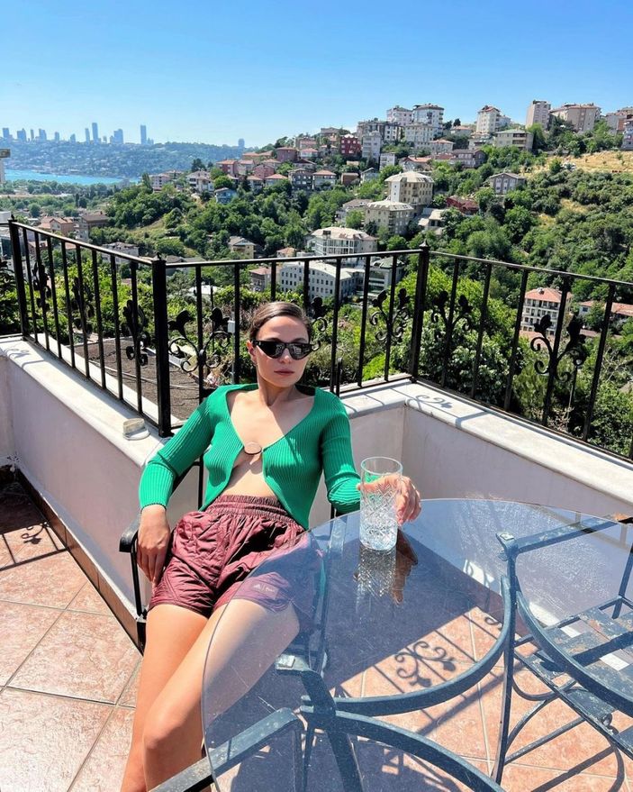 Bir Zamanlar Çukurova'nın Saniye'si sütyensiz pozuyla ortalığı yıktı geçti! 'Şaşırdın artık'