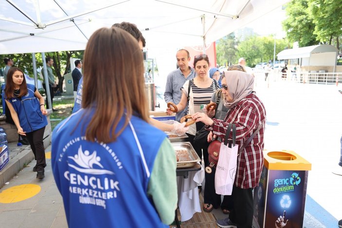 Mehmet Kasapoğlu'ndan YKS öğrencilerine ve ailelerine destek