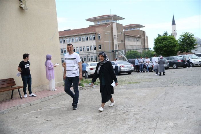 Ordu'da 84 yaşındaki Güneş Önürme, üniversite sınavına girdi